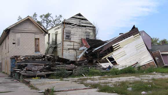 A house that has been destroyed by a catastrophic fire.